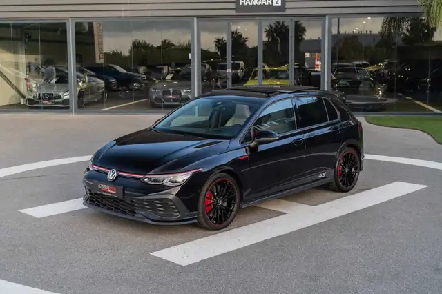 Volkswagen Golf view 3