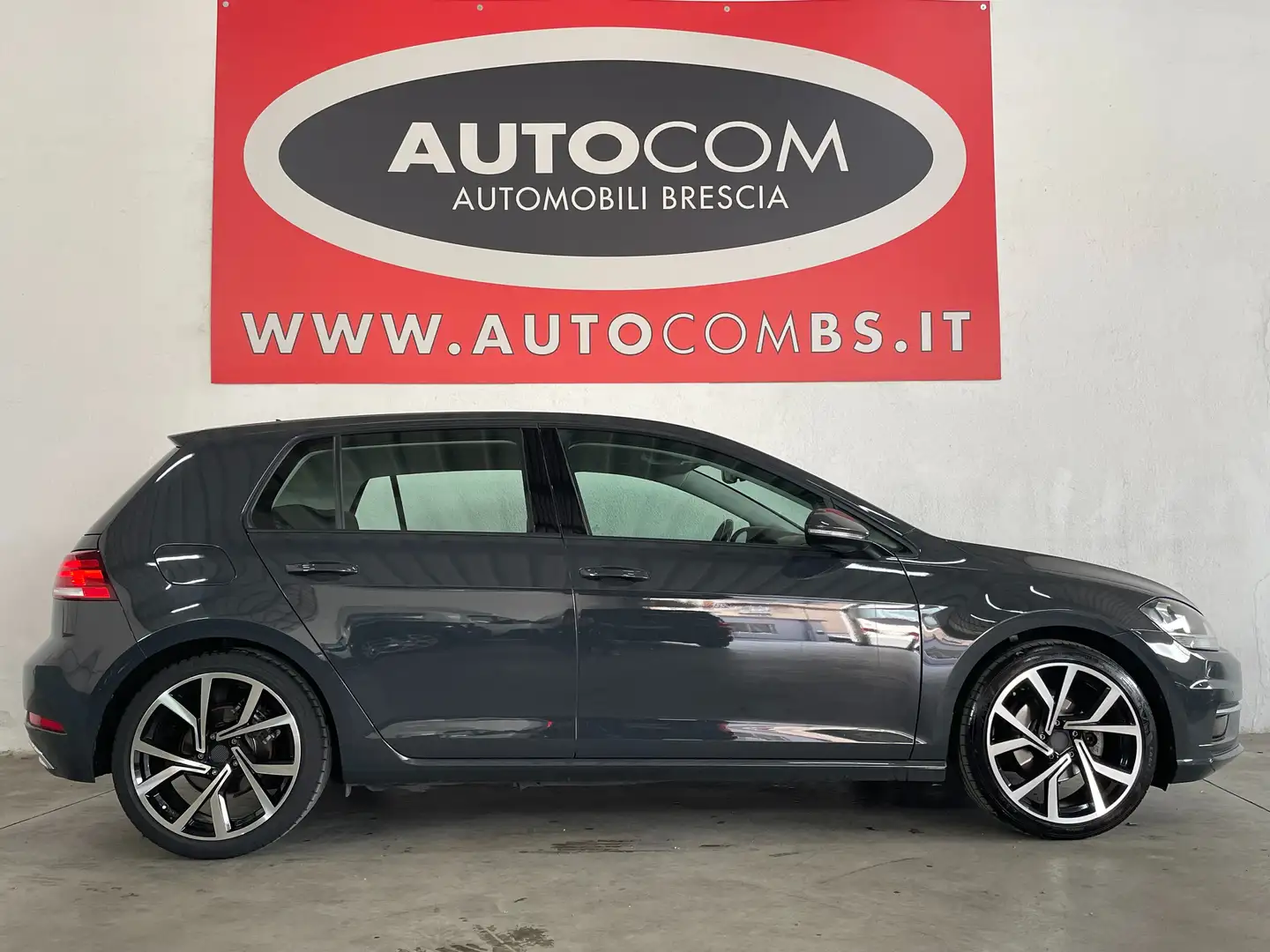 Volkswagen Golf VII  5p 1.0 tsi Sport 115cv Grigio - 2