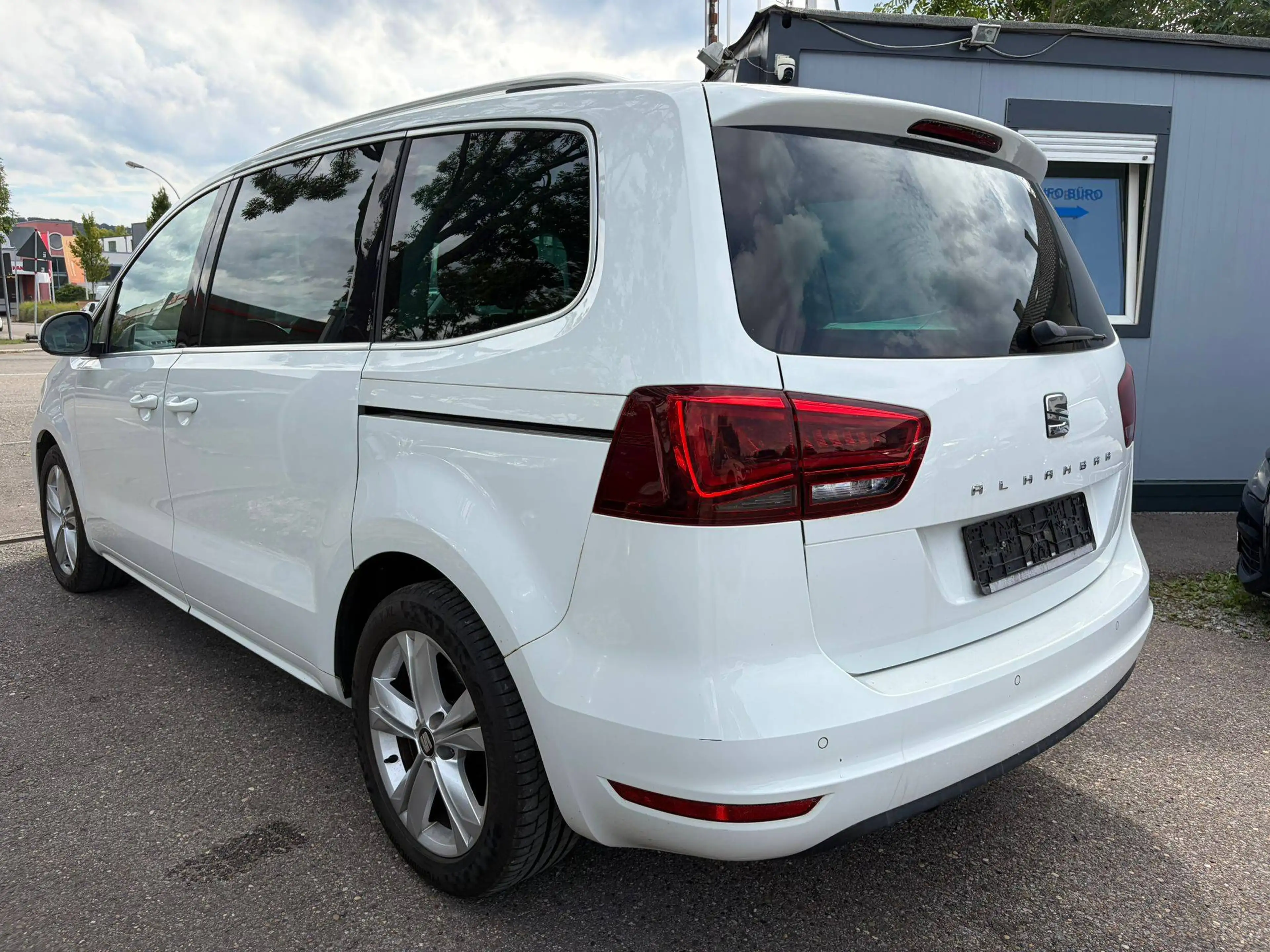 SEAT Alhambra Alhambra 2.0 TDI S — photo 4