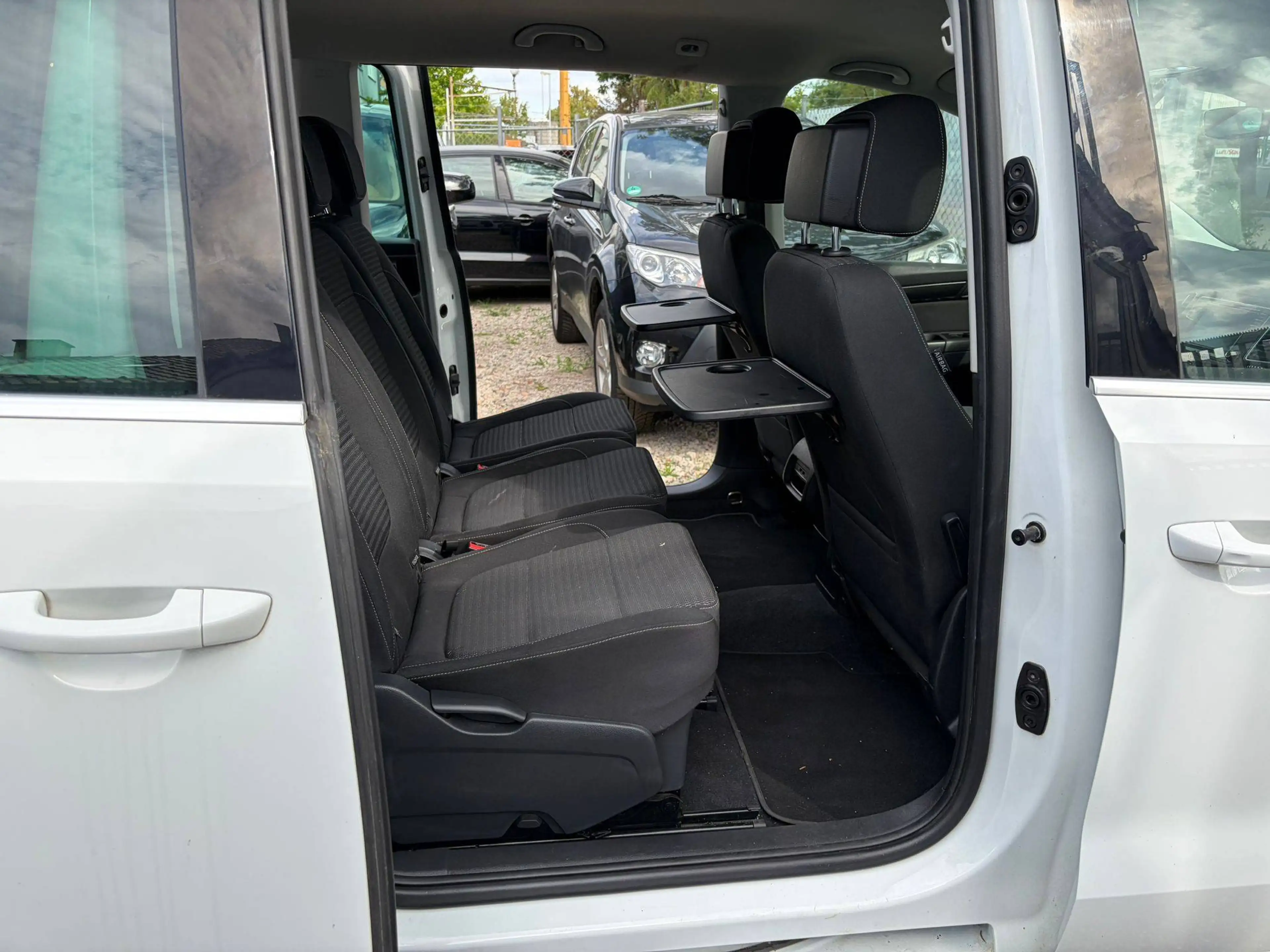 SEAT Alhambra Alhambra 2.0 TDI S — photo 14