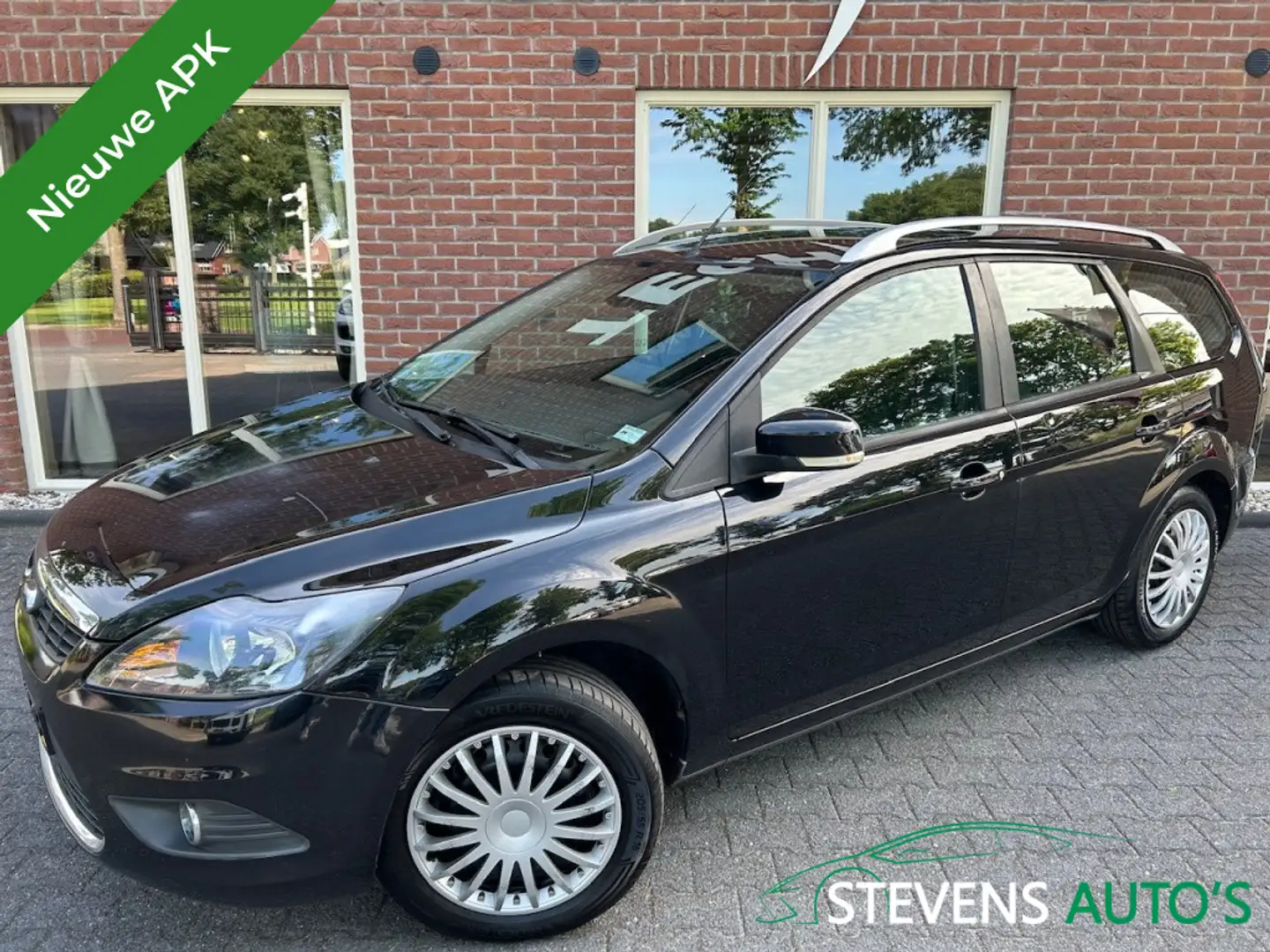 Ford Focus Wagon 1.8 Titanium Flex.F. NIEUWE APK / TREKHAAK / Zwart - 1