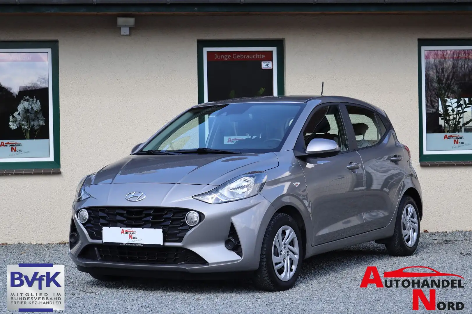 Hyundai i10 Trend 1,0 Klimaaut./Lenkradh./Sitzh. Grigio - 1