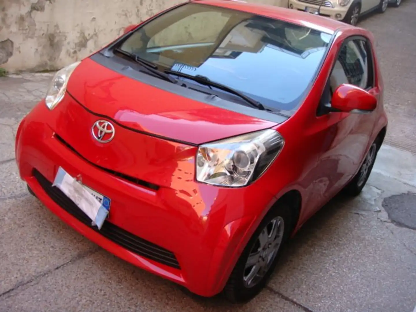 Toyota iQ 1.4 d 90cv lounge Rouge - 2