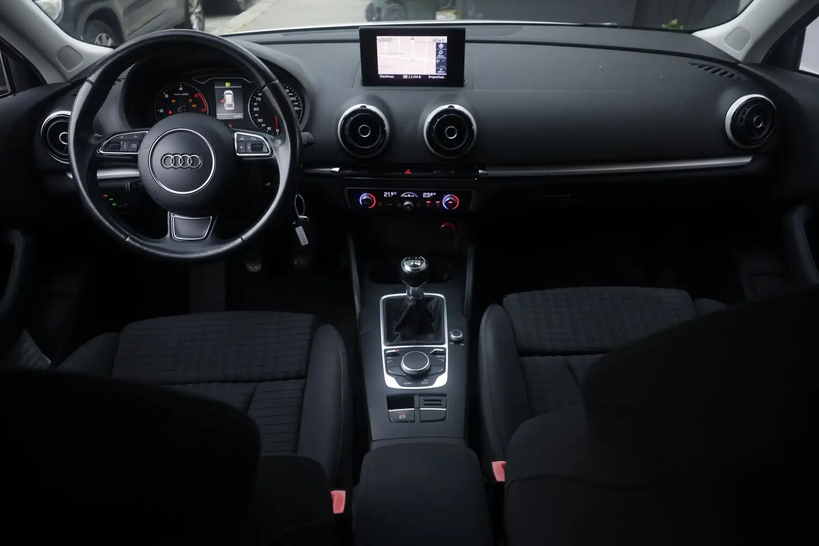 Audi A3 Audi A3 2.0 TDI Ambiente Navi Unicoproprietario Zilver - 2