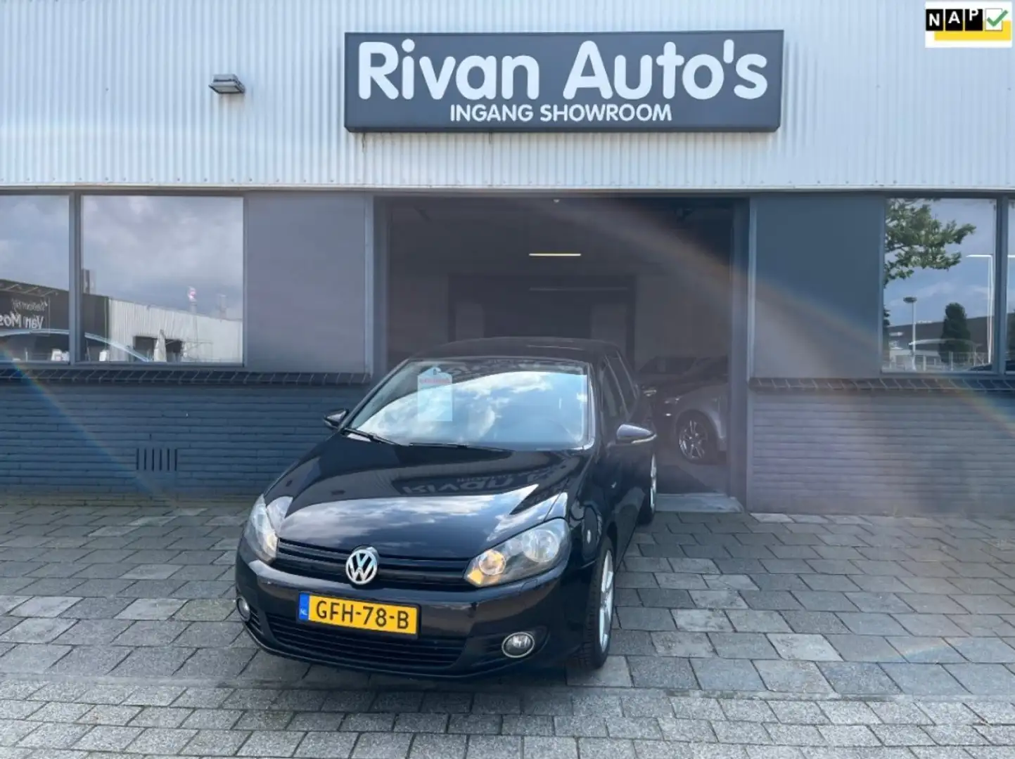 Volkswagen Golf 1.2 TSI MATCH Schwarz - 1