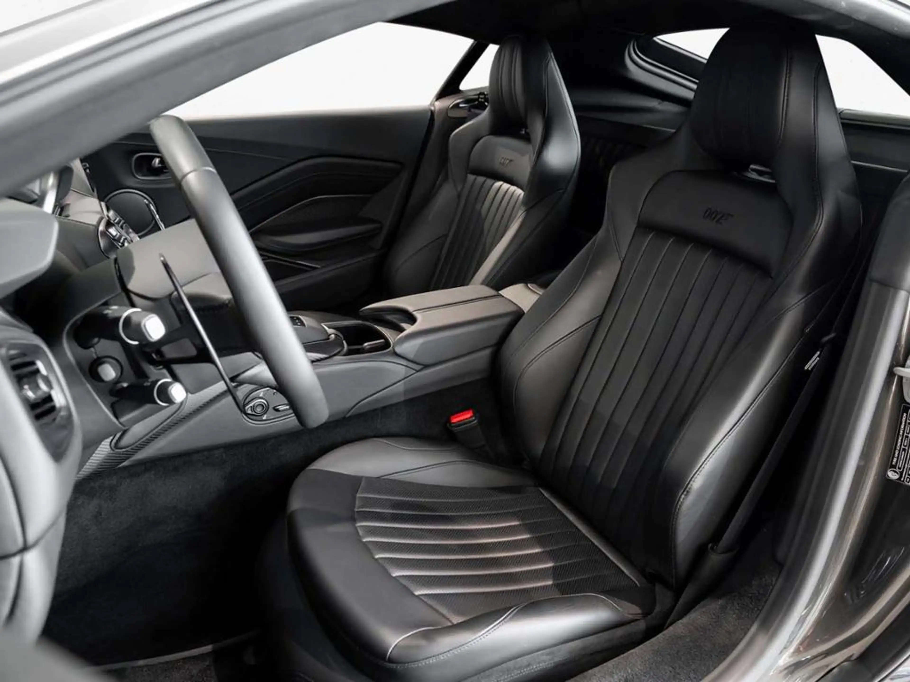 Aston Martin V8 Vantage Coupe 007 Editiion 1 of 100 Aston Martin H — photo 6