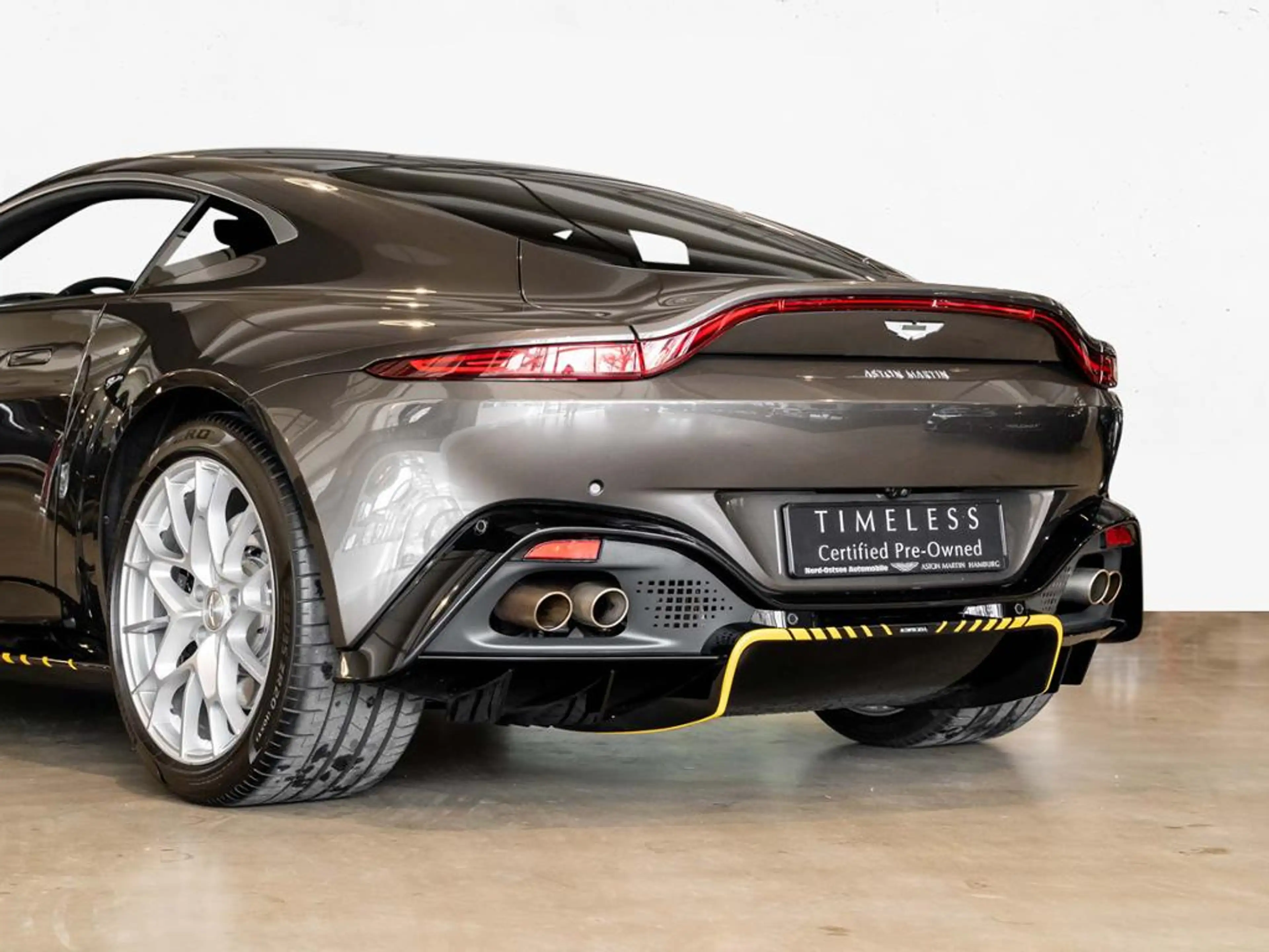 Aston Martin V8 Vantage Coupe 007 Editiion 1 of 100 Aston Martin H — photo 9