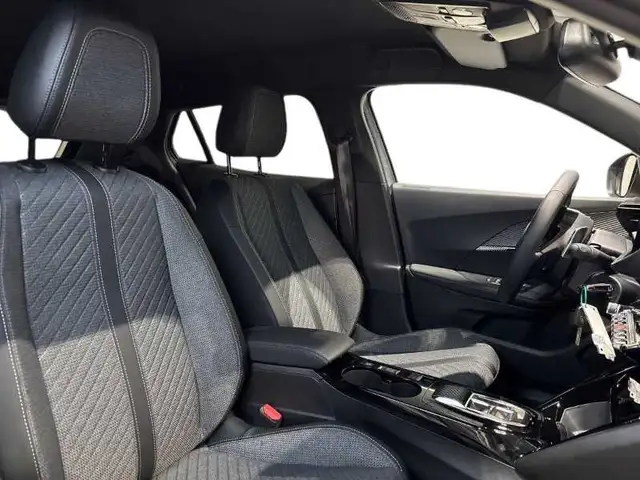 Peugeot 2008 view 16