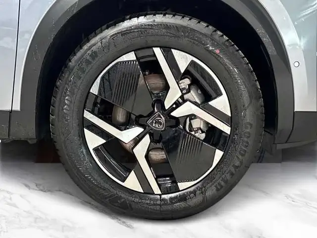 Peugeot 2008 view 8