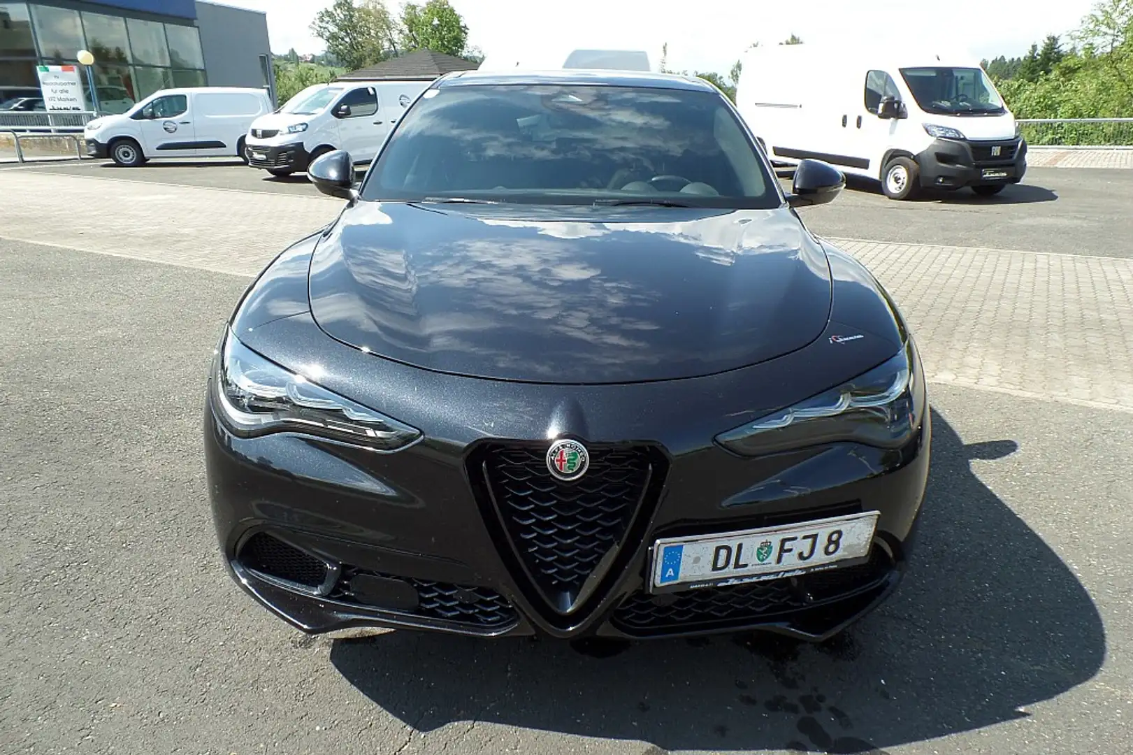 Alfa Romeo Stelvio Veloce 2,2 16V 160 AT8 Q2 Schwarz - 1