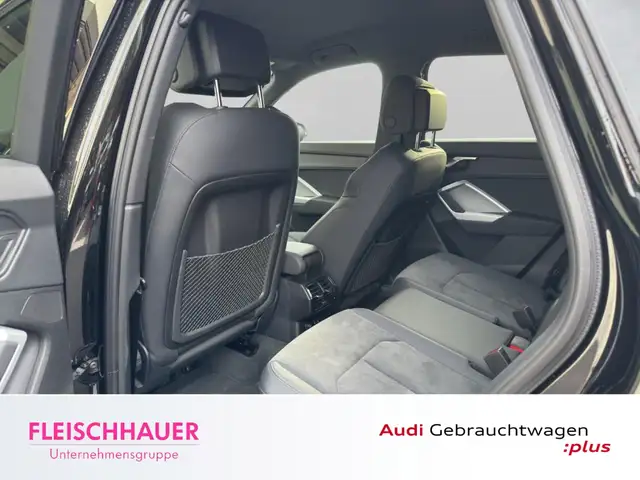 Audi Q3 view 13