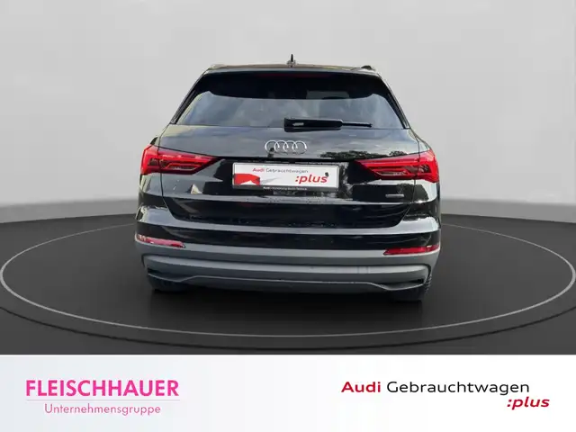 Audi Q3 view 6