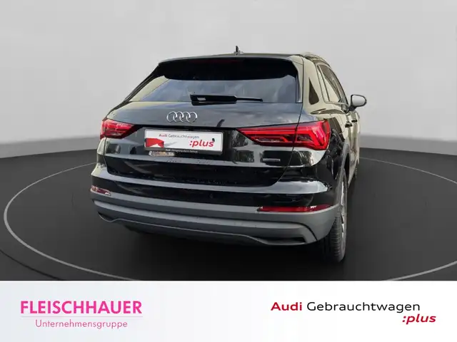 Audi Q3 view 7