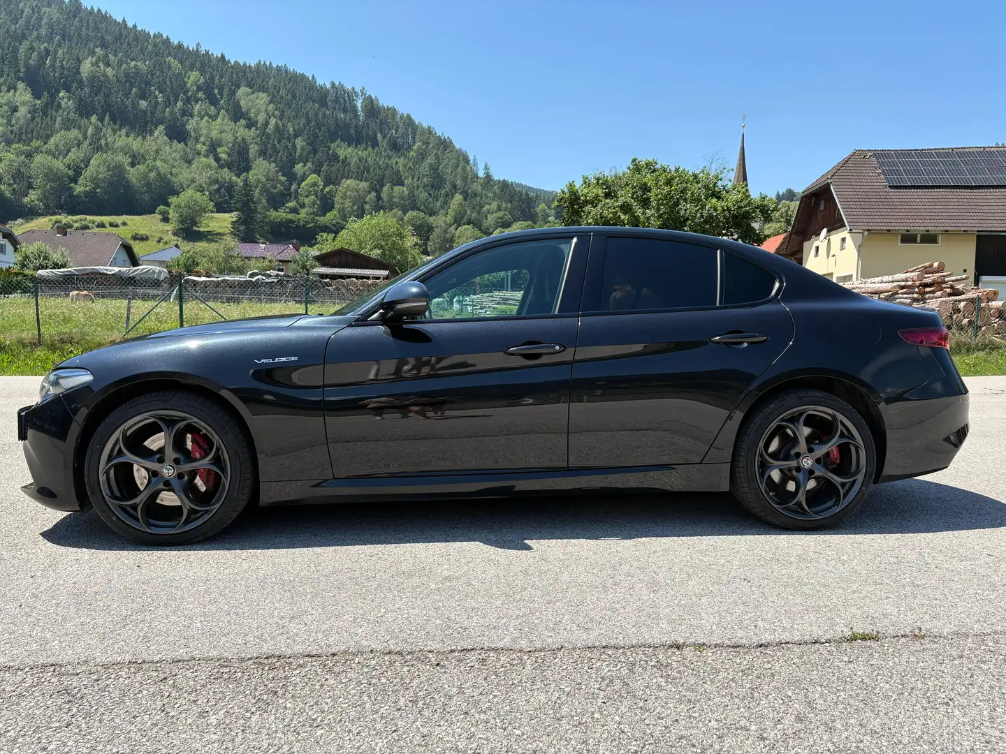 Alfa Romeo Giulia Giulia Veloce 2,0 280 ATX AWD Veloce Schwarz - 2