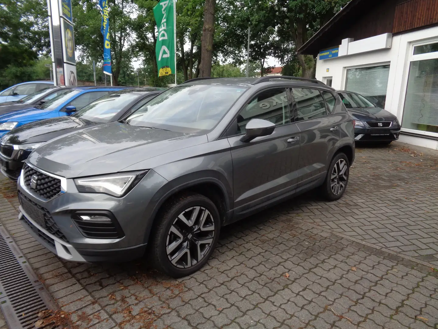 SEAT Ateca 1.5 TSI Style DSG PDC LED SML BT LM NAVI FREISPREC Grau - 2