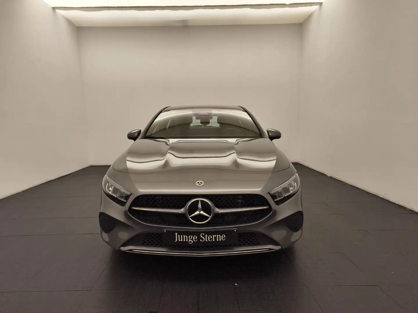 Mercedes-Benz A 180 A 180 Progressive Advanced Smartphone Integration  Grau - 2