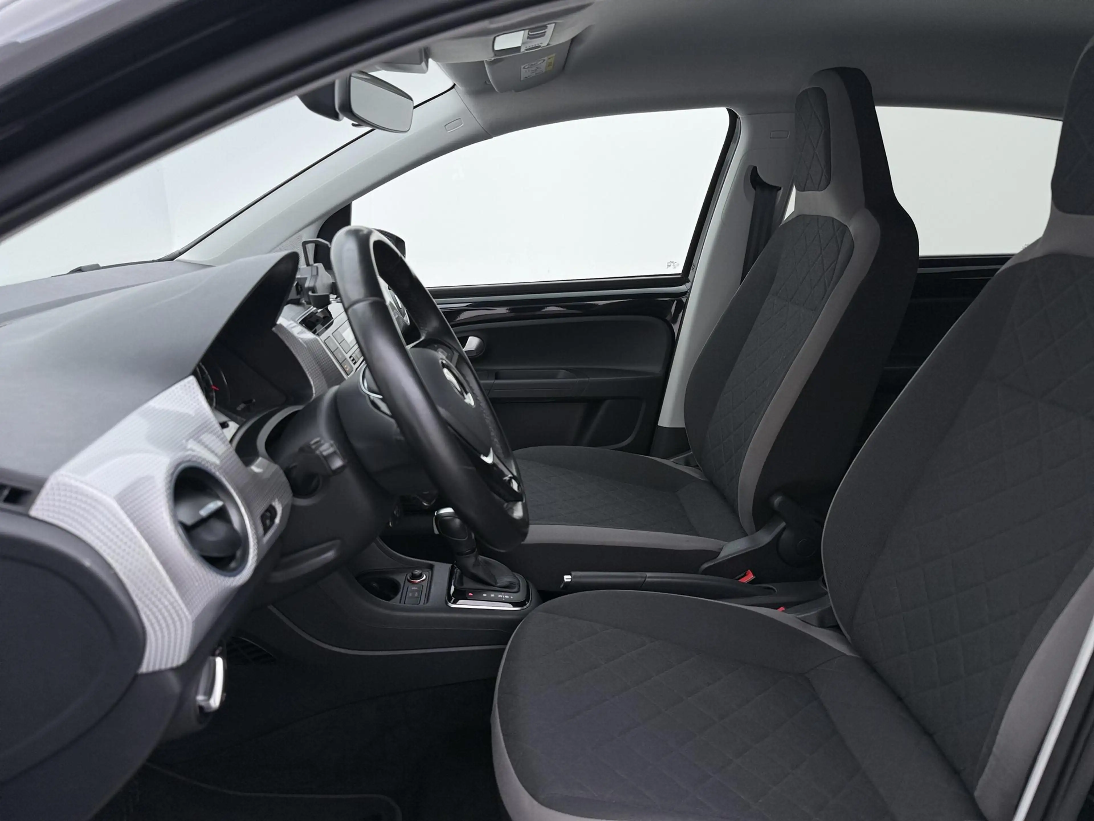 Volkswagen e-up! e-up | Stoelverwarming | Camera | Cruise Control | — photo 4