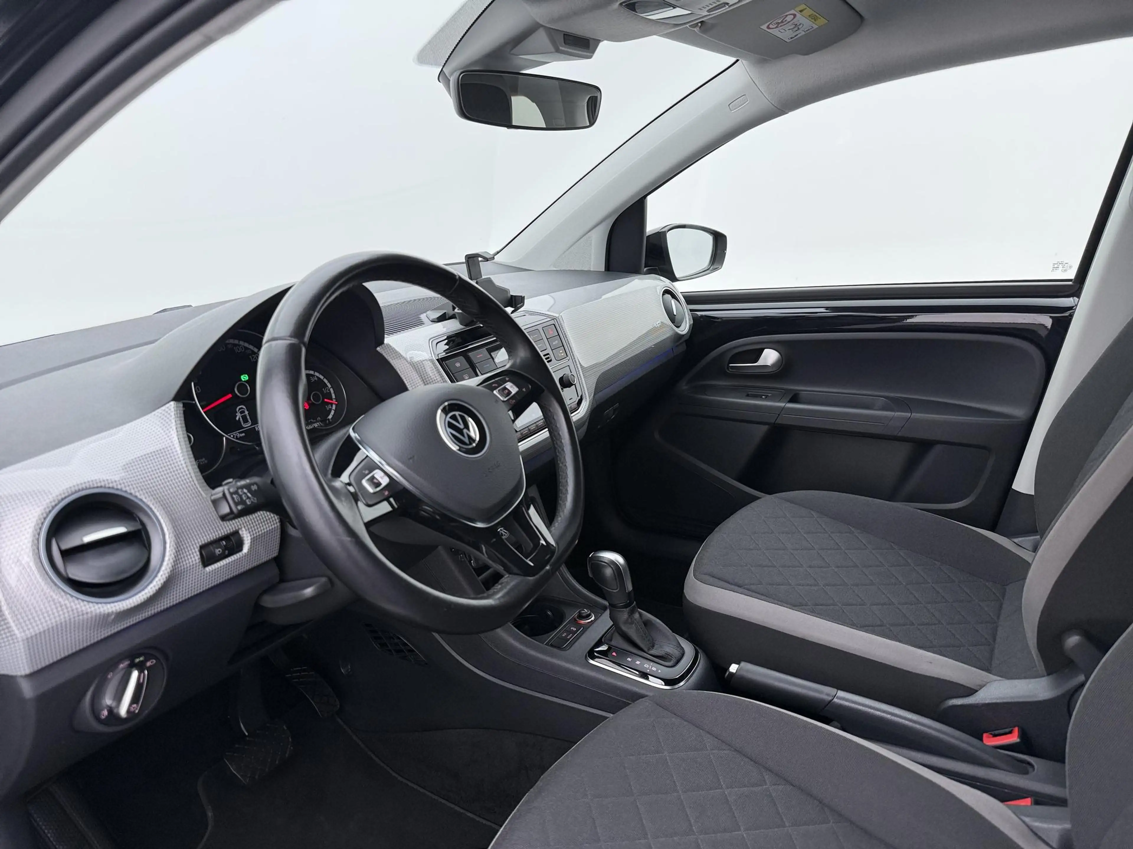 Volkswagen e-up! e-up | Stoelverwarming | Camera | Cruise Control | — photo 3