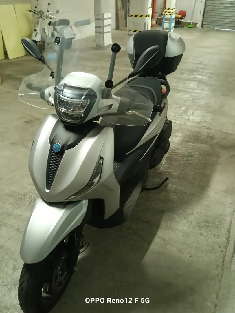 Piaggio Beverly 400 S Stříbrná - 1