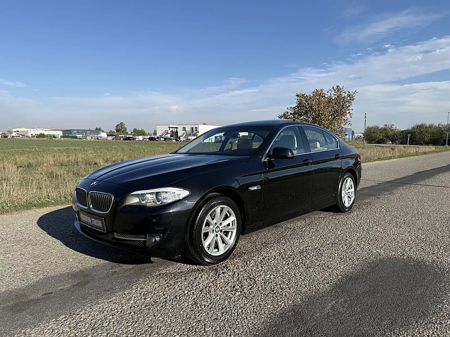 BMW 520 d Aut. *Pensionistenfahrzeug* Schwarz - 2