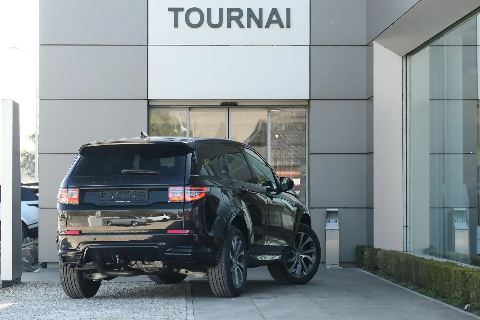 Land Rover Discovery Sport D200 Dynamic SE Noir - 2