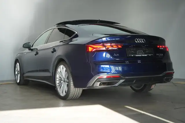 Audi A5 view 5