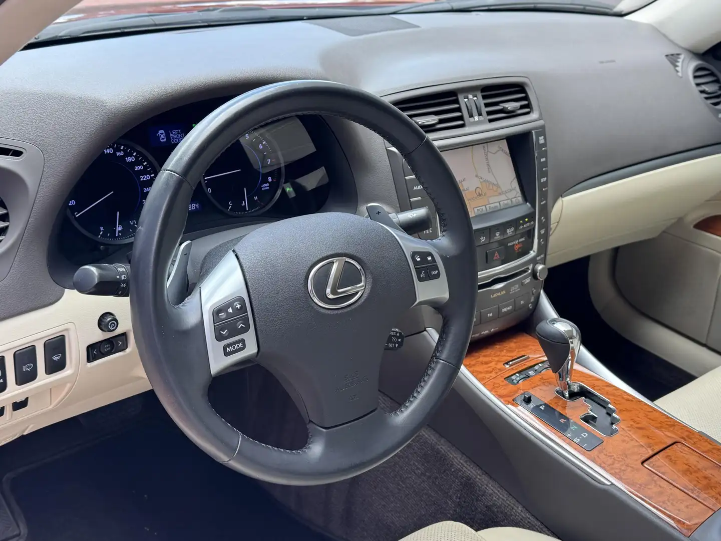 Lexus IS 250 Facelift Mark Levinson DEALER Rot - 2