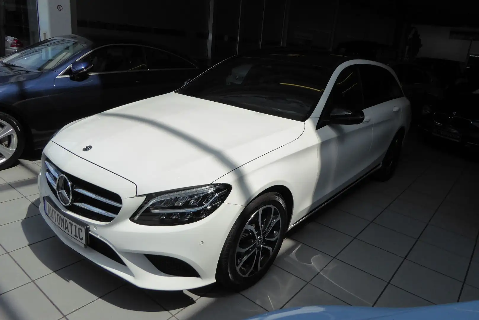 Mercedes-Benz C 180 T Autom. 78000 KM Night-Paket Pano-SD Bianco - 1