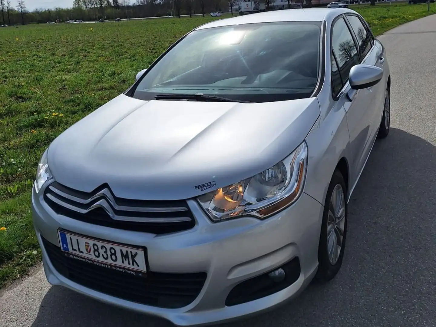 Citroen C4 C4 1,4 VTi Attraction Attraction Silber - 2