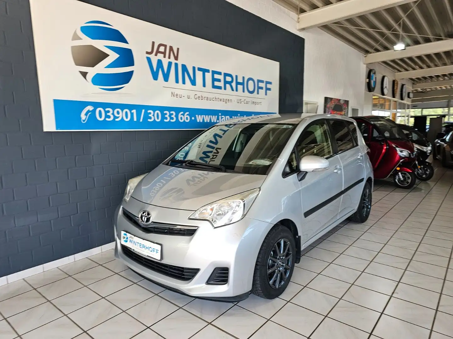 Toyota Verso-S 1.33 Life KAMERA TEMPOMAT KLIMA ALUFELGE Argintiu - 1