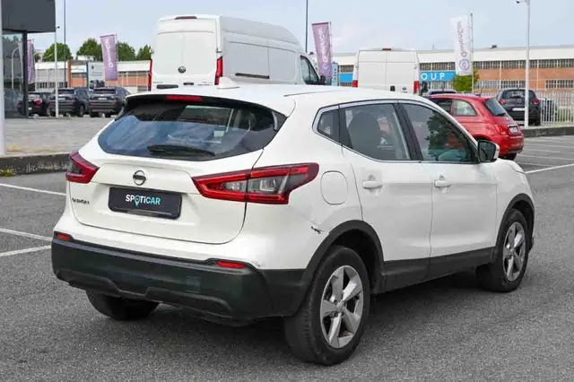 Nissan Qashqai view 3
