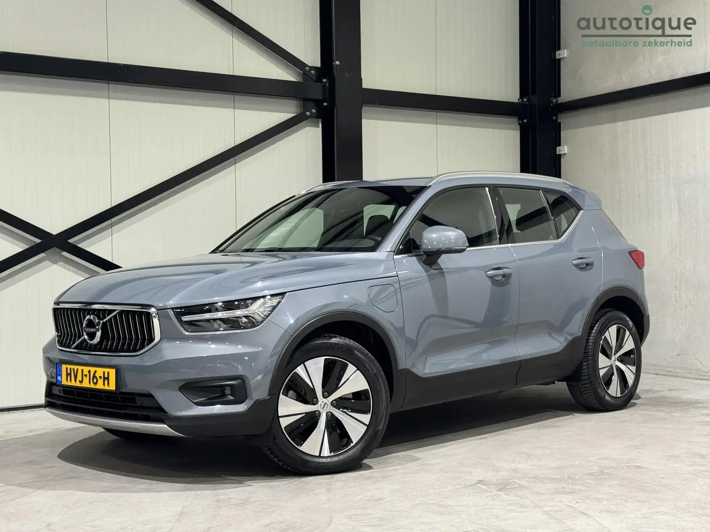 Volvo XC40 1.5 T4 Recharge Inscription Expression Aut. | navi Grijs - 1