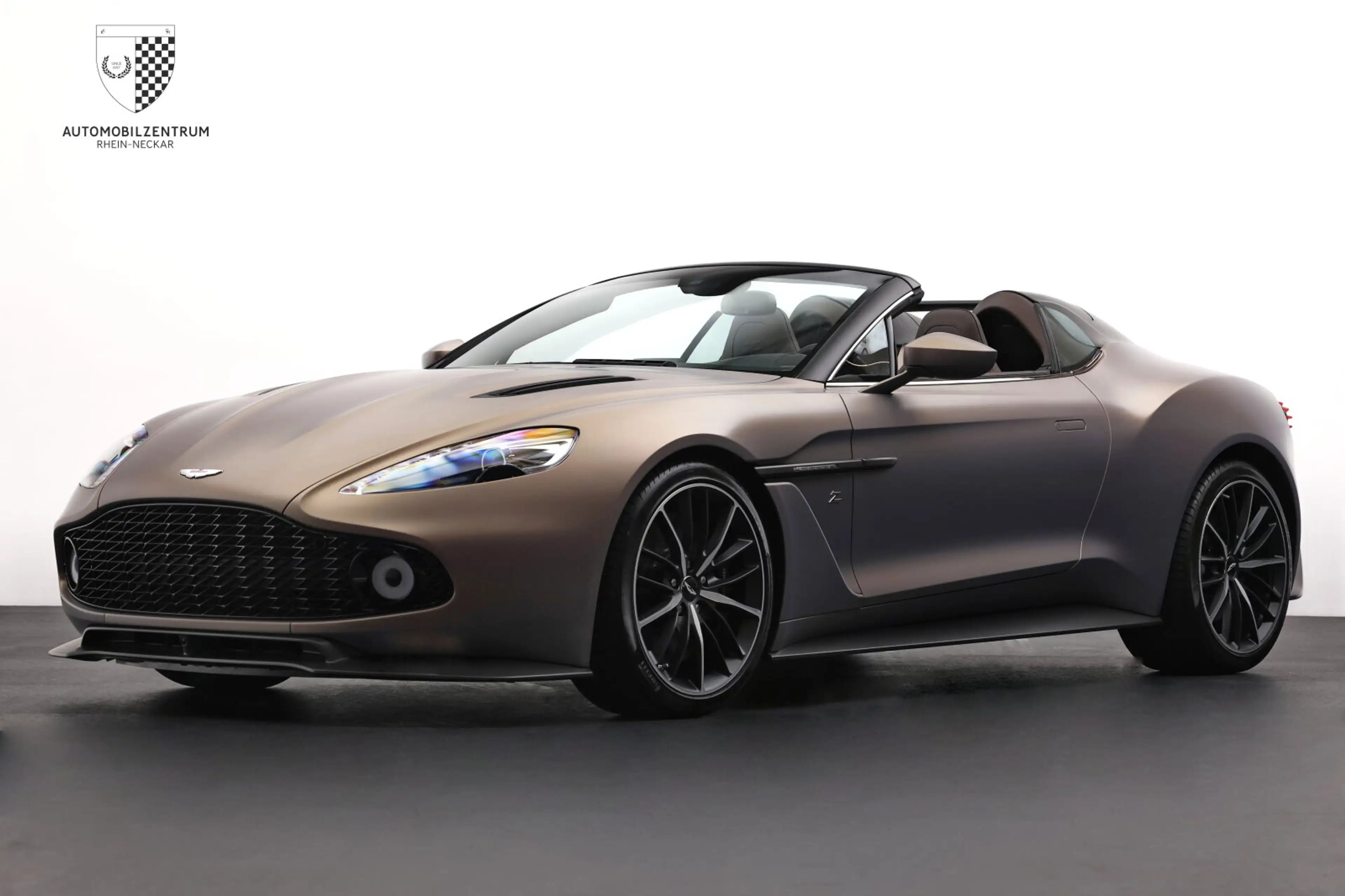 Aston Martin Vanquish Vanquish Zagato Speedster 1 of 28/Jewellery — photo 4