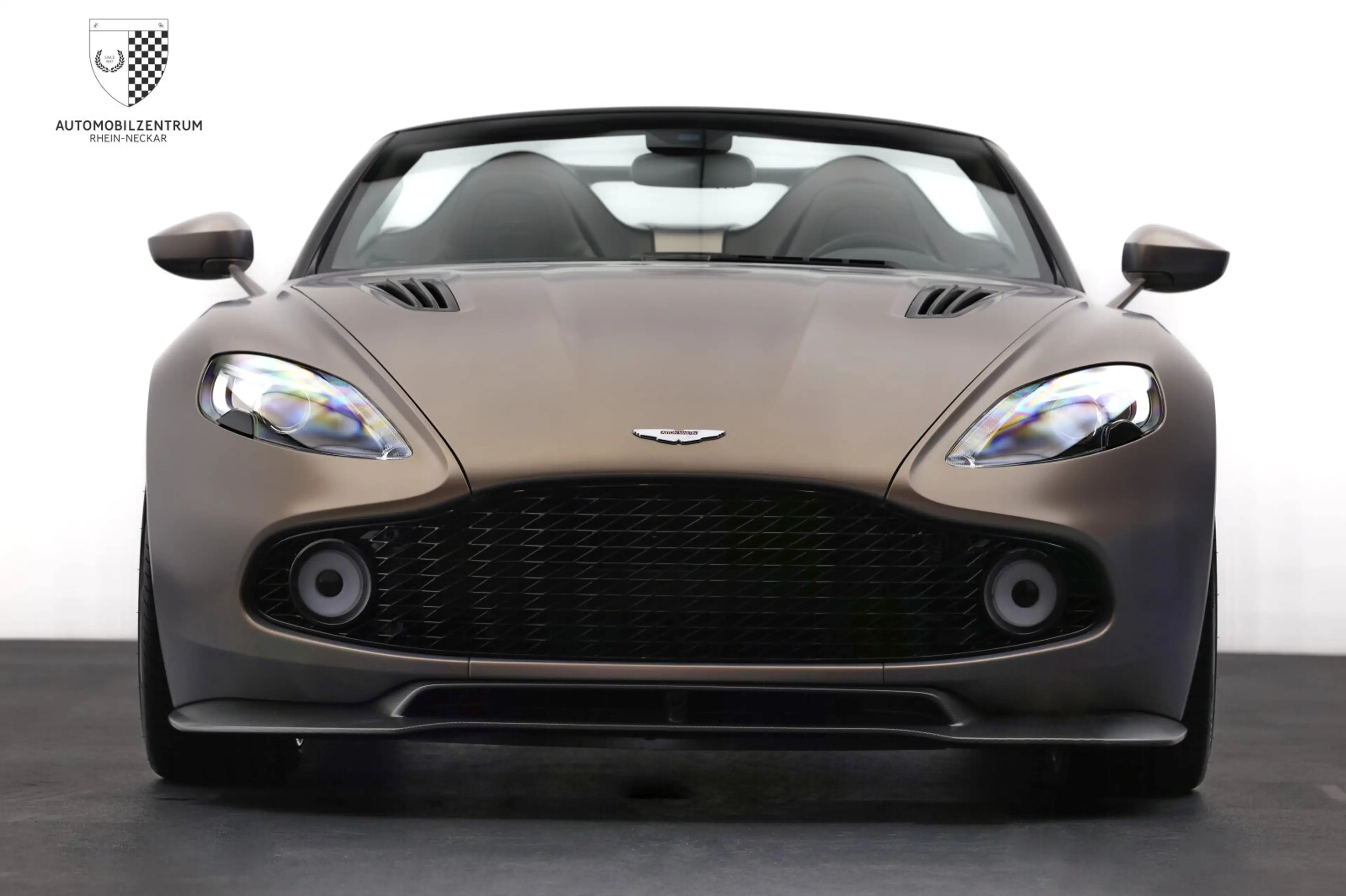 Aston Martin Vanquish Vanquish Zagato Speedster 1 of 28/Jewellery — photo 3