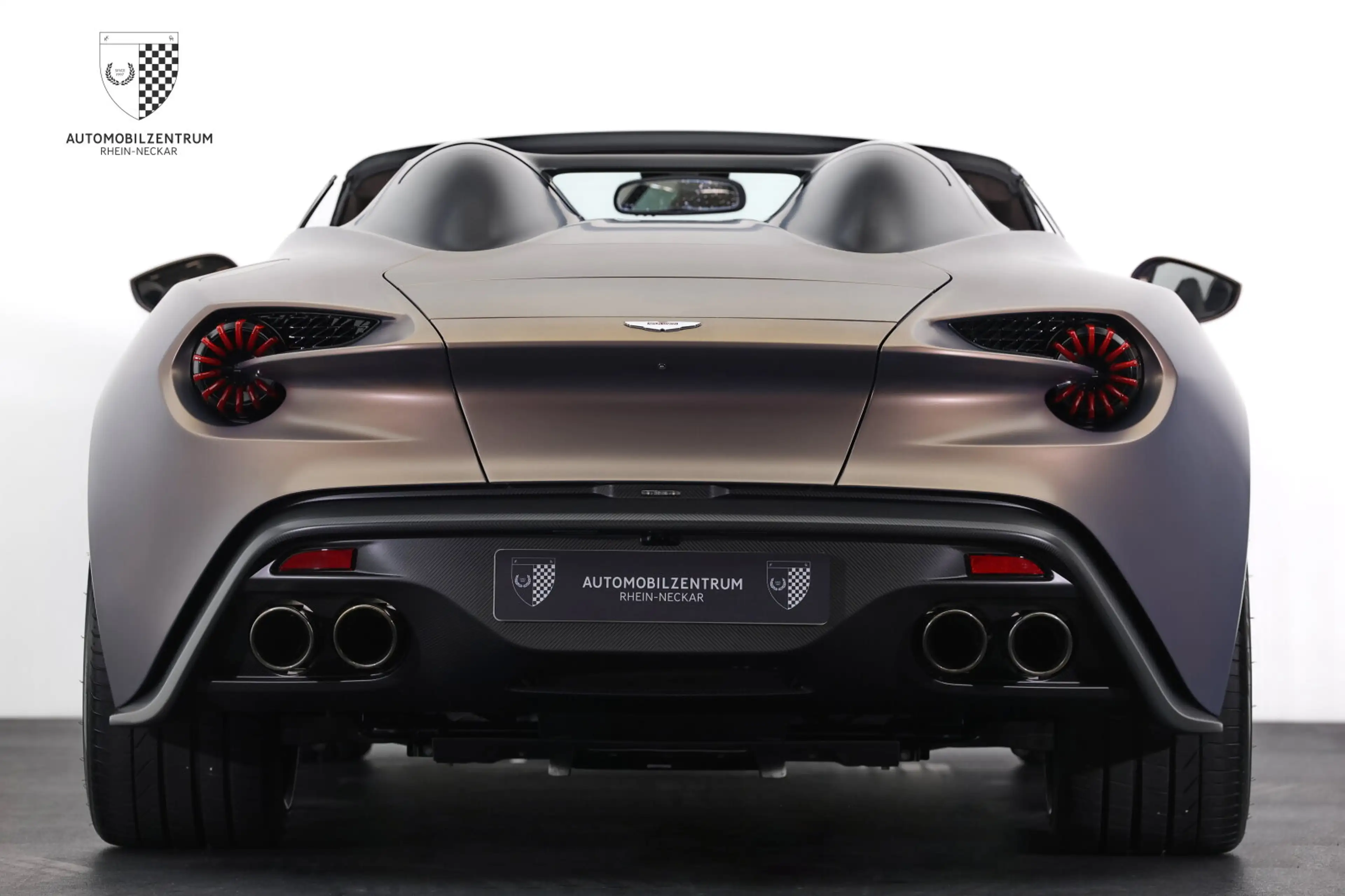 Aston Martin Vanquish Vanquish Zagato Speedster 1 of 28/Jewellery — photo 7