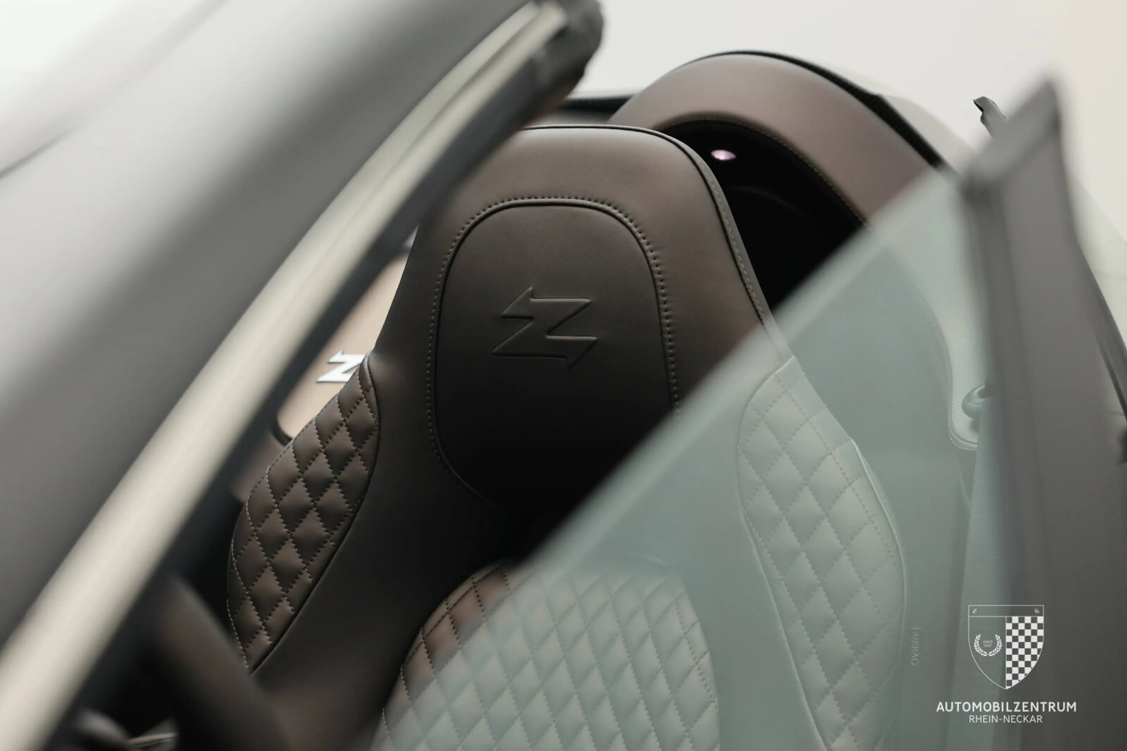 Aston Martin Vanquish Vanquish Zagato Speedster 1 of 28/Jewellery — photo 13