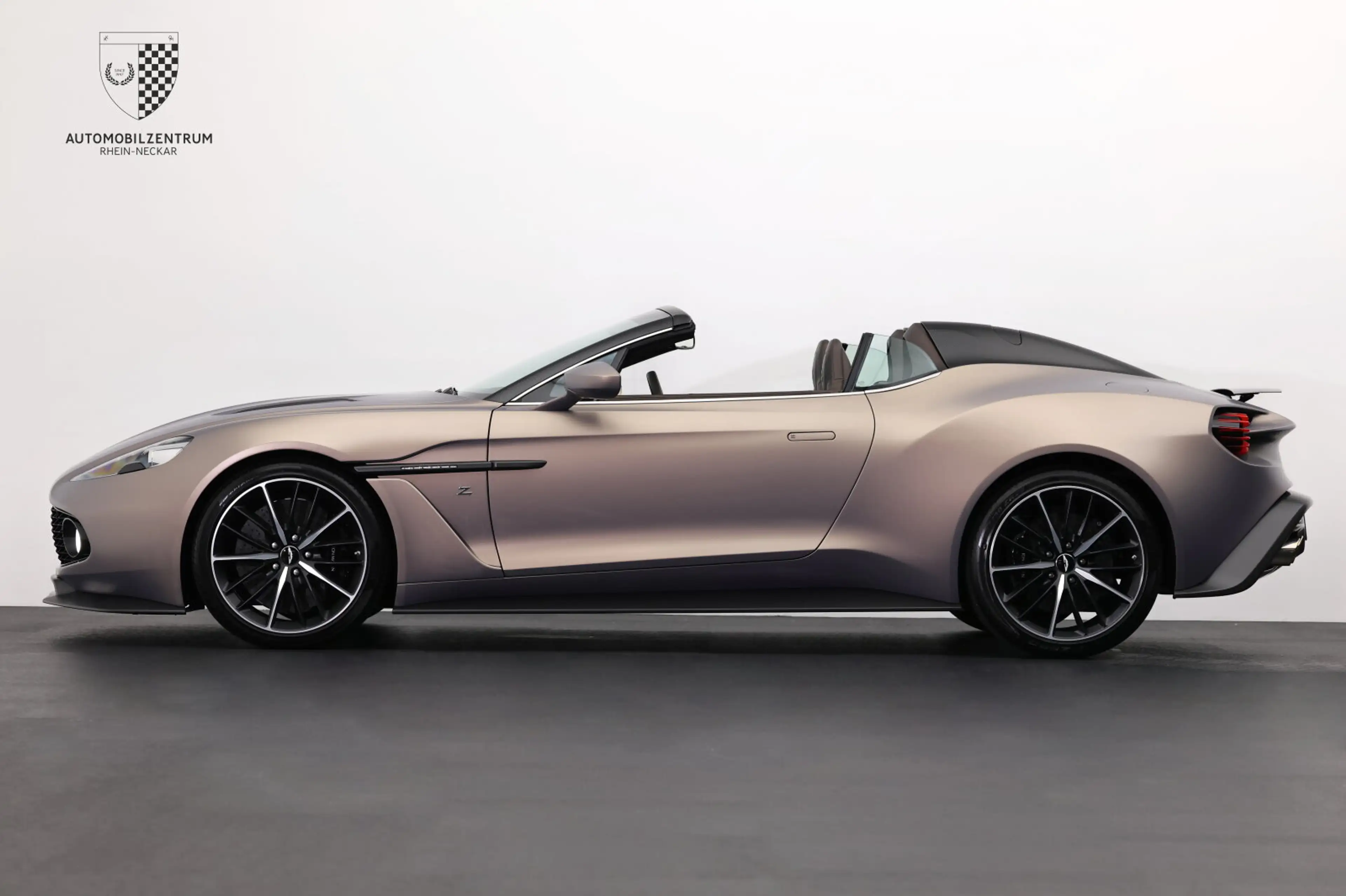 Aston Martin Vanquish Vanquish Zagato Speedster 1 of 28/Jewellery — photo 5