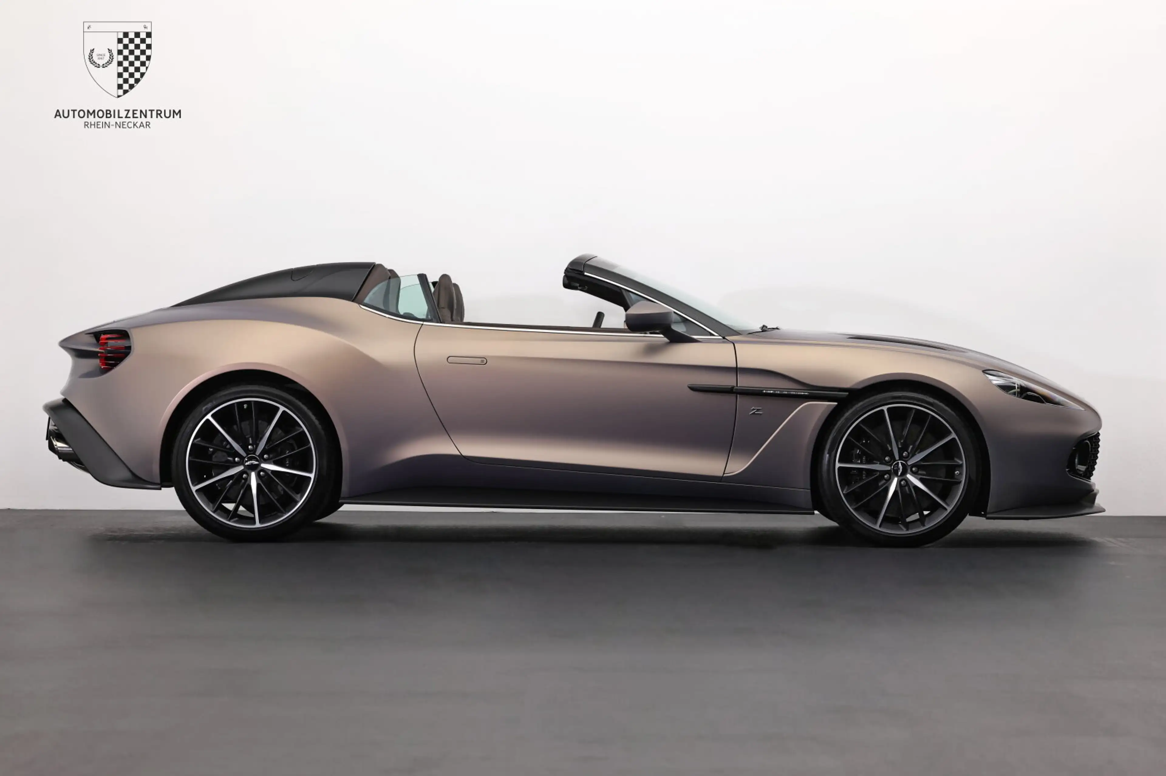 Aston Martin Vanquish Vanquish Zagato Speedster 1 of 28/Jewellery — photo 11