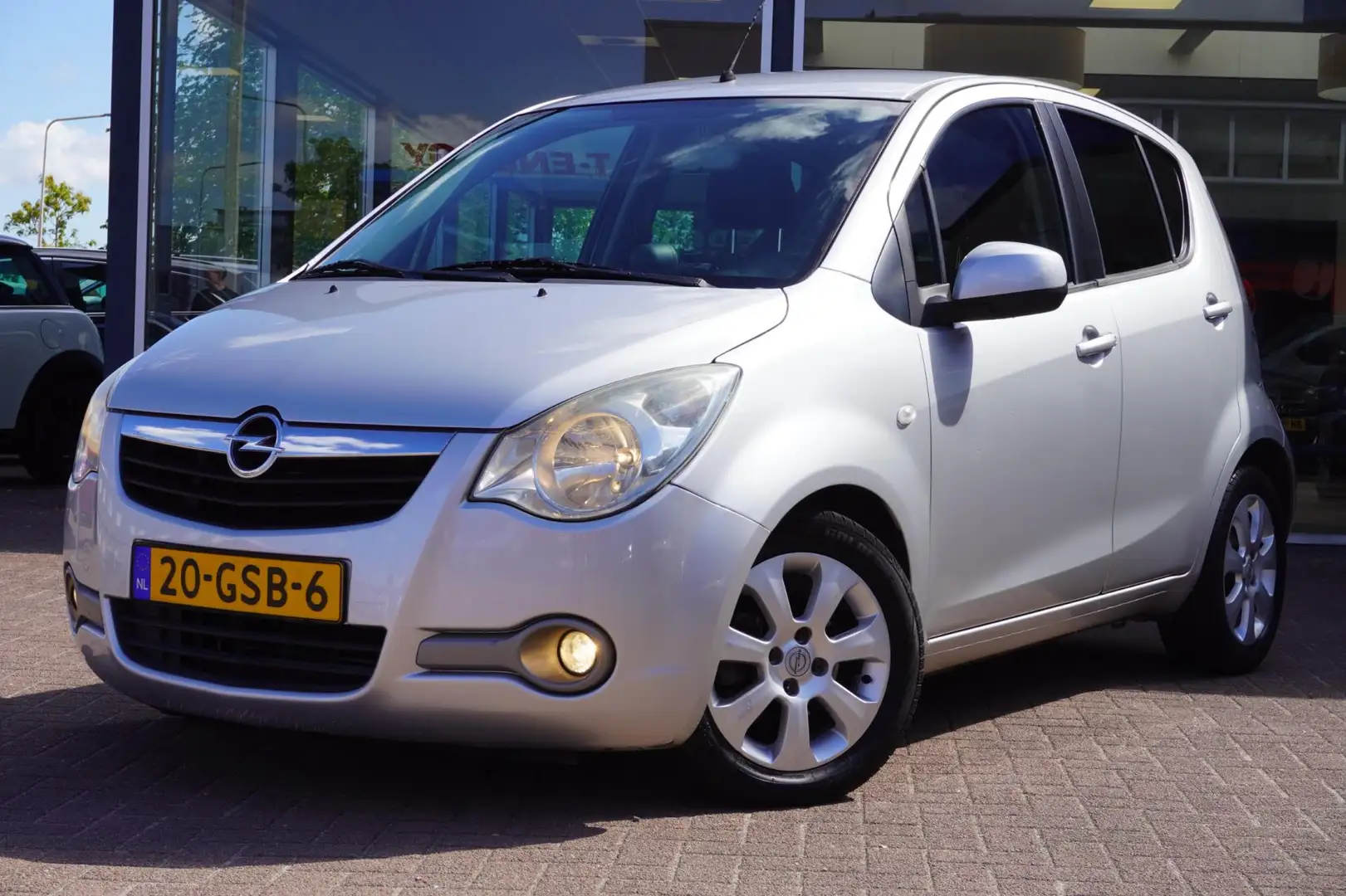Opel Agila 1.2 Enjoy 5deurs | Automaat | Airco | Hoge instap Gris - 1
