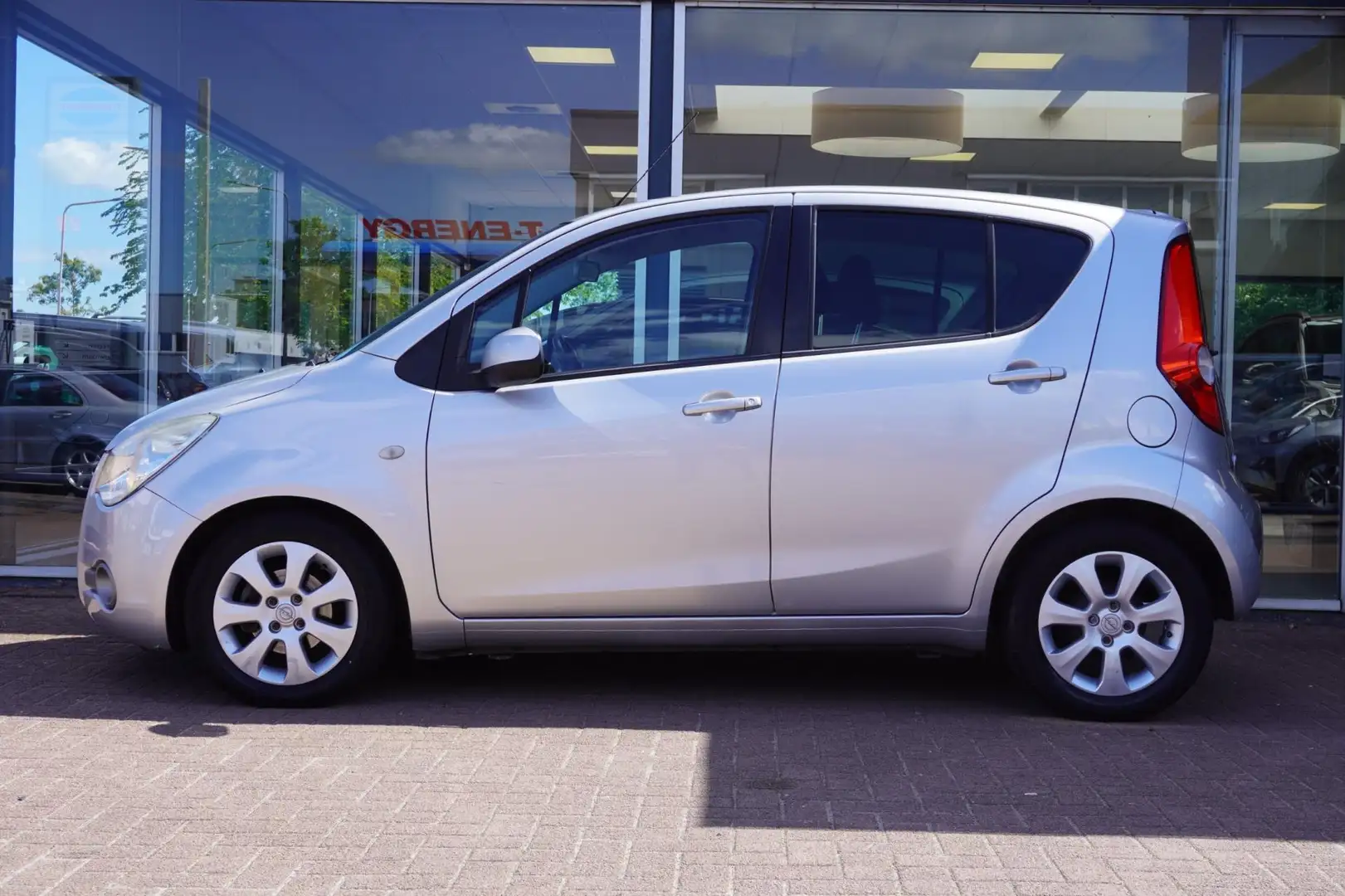 Opel Agila 1.2 Enjoy 5deurs | Automaat | Airco | Hoge instap Gris - 2