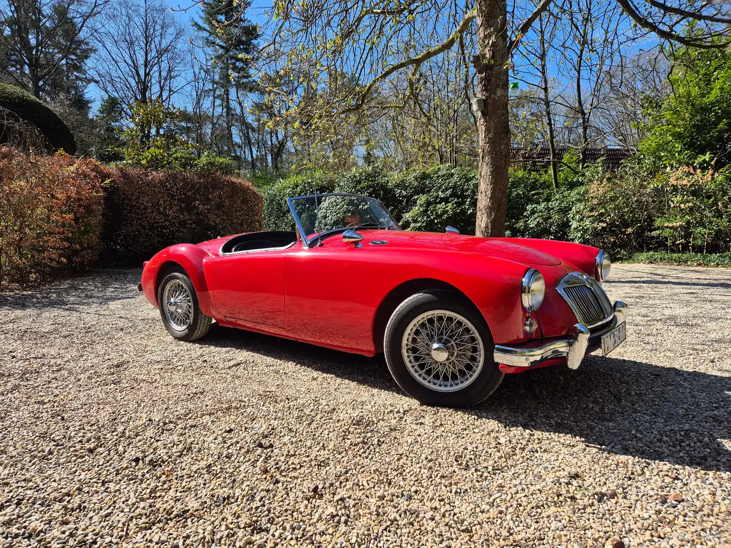 MG MGA Červená - 2