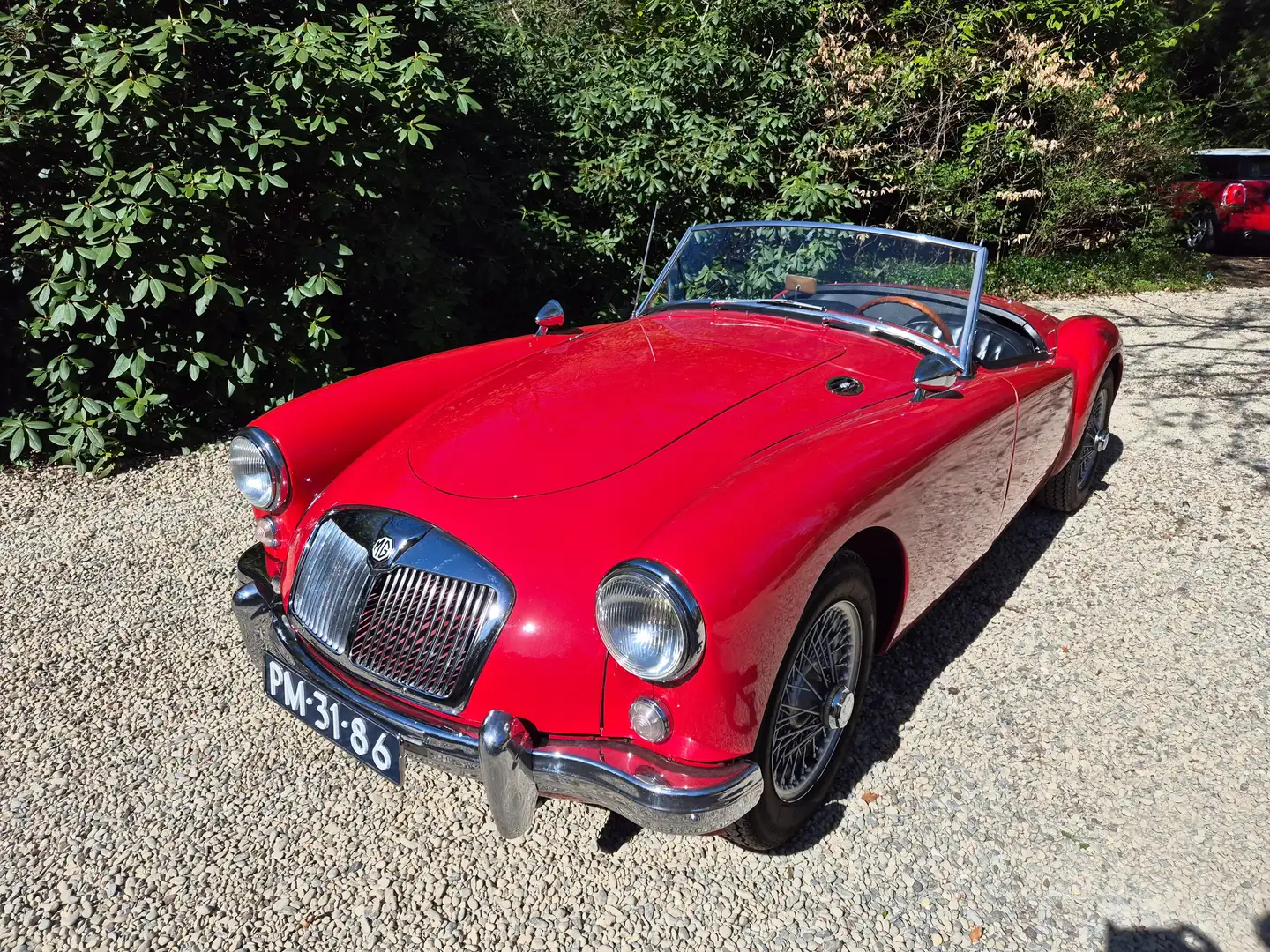 MG MGA Červená - 1