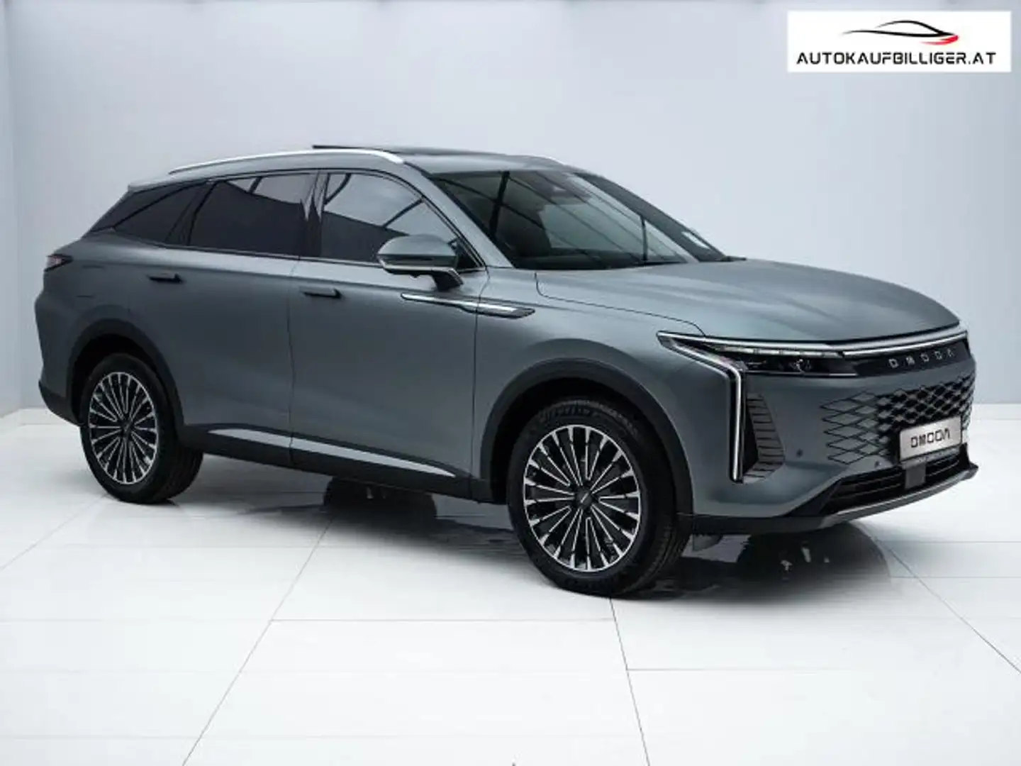 Omoda 9 1.5 PHEV Premium Line Grau - 2