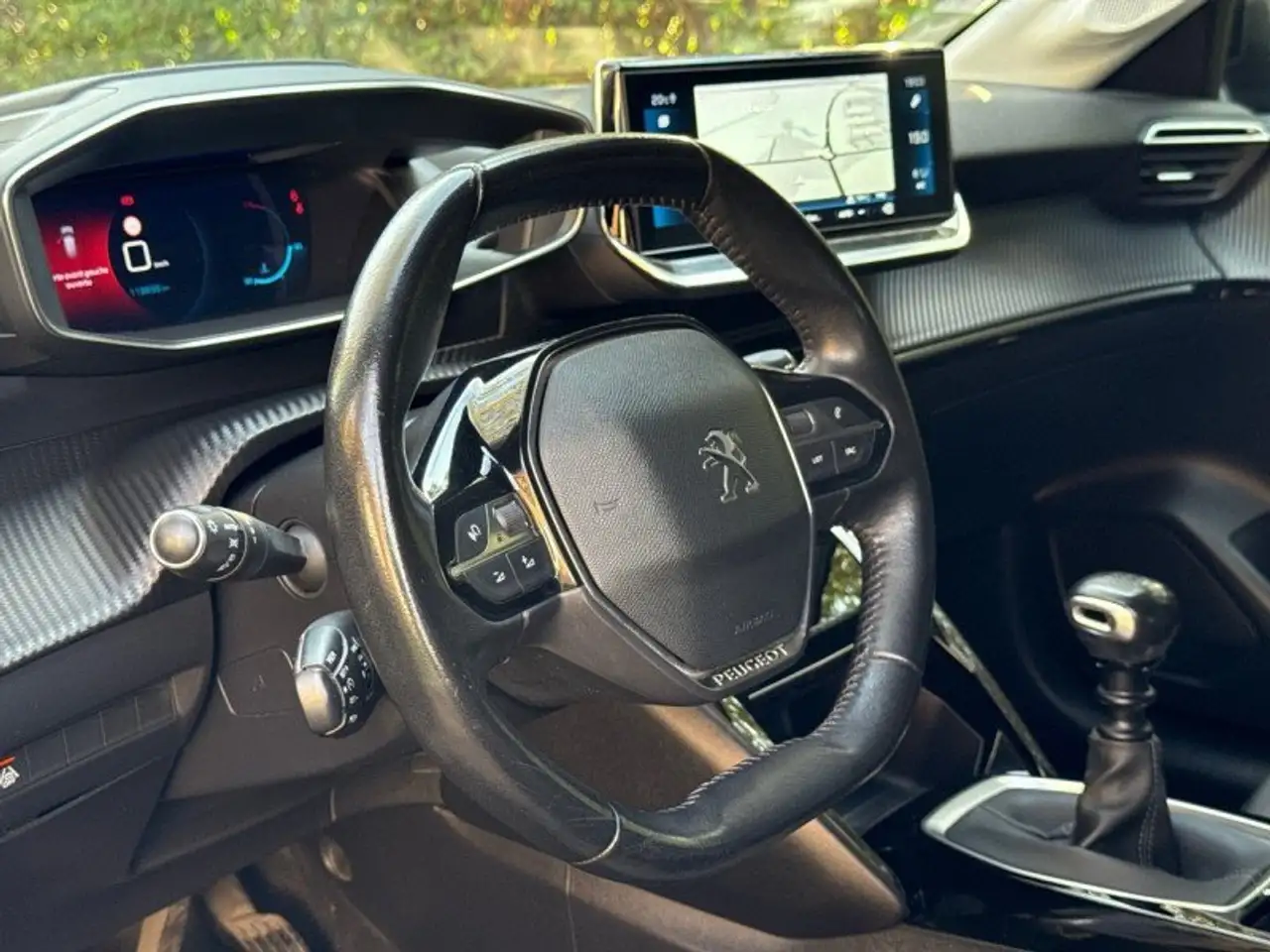 Peugeot 208 208 — photo 14