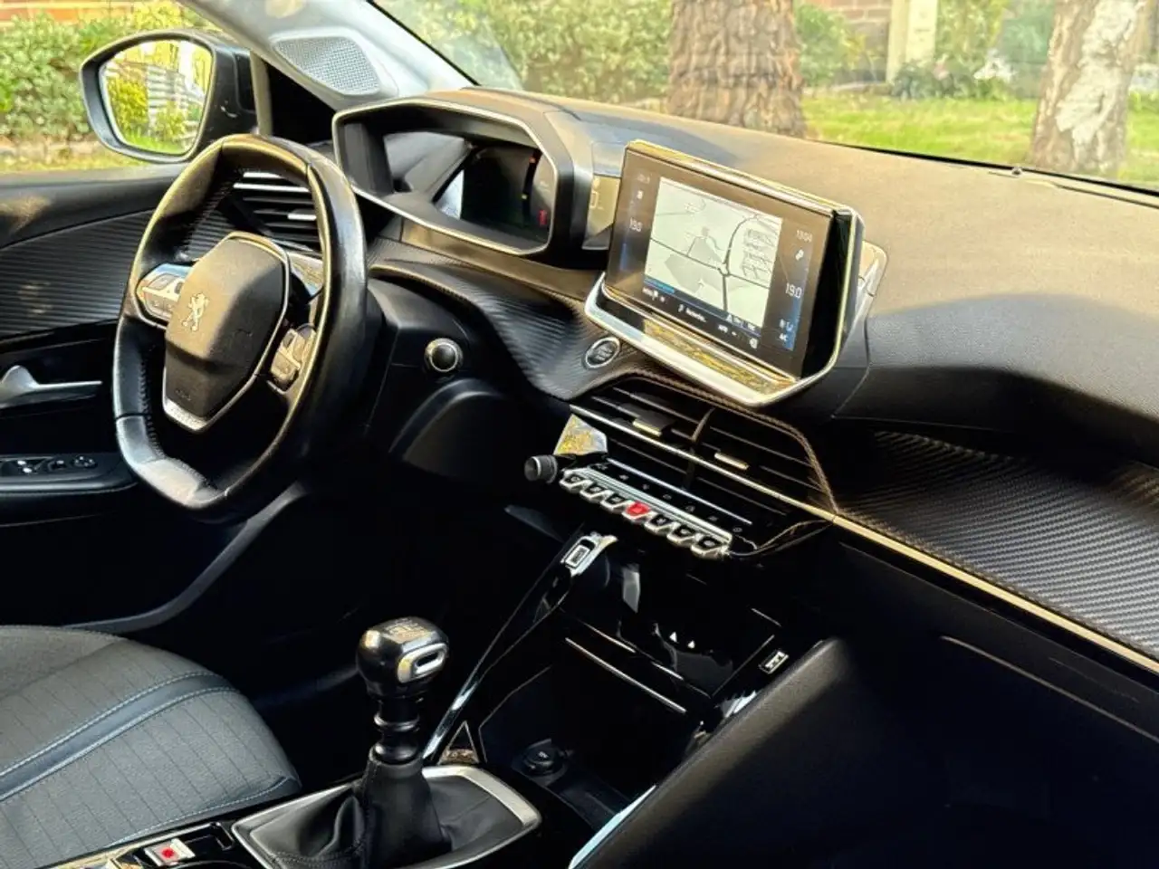 Peugeot 208 208 — photo 19