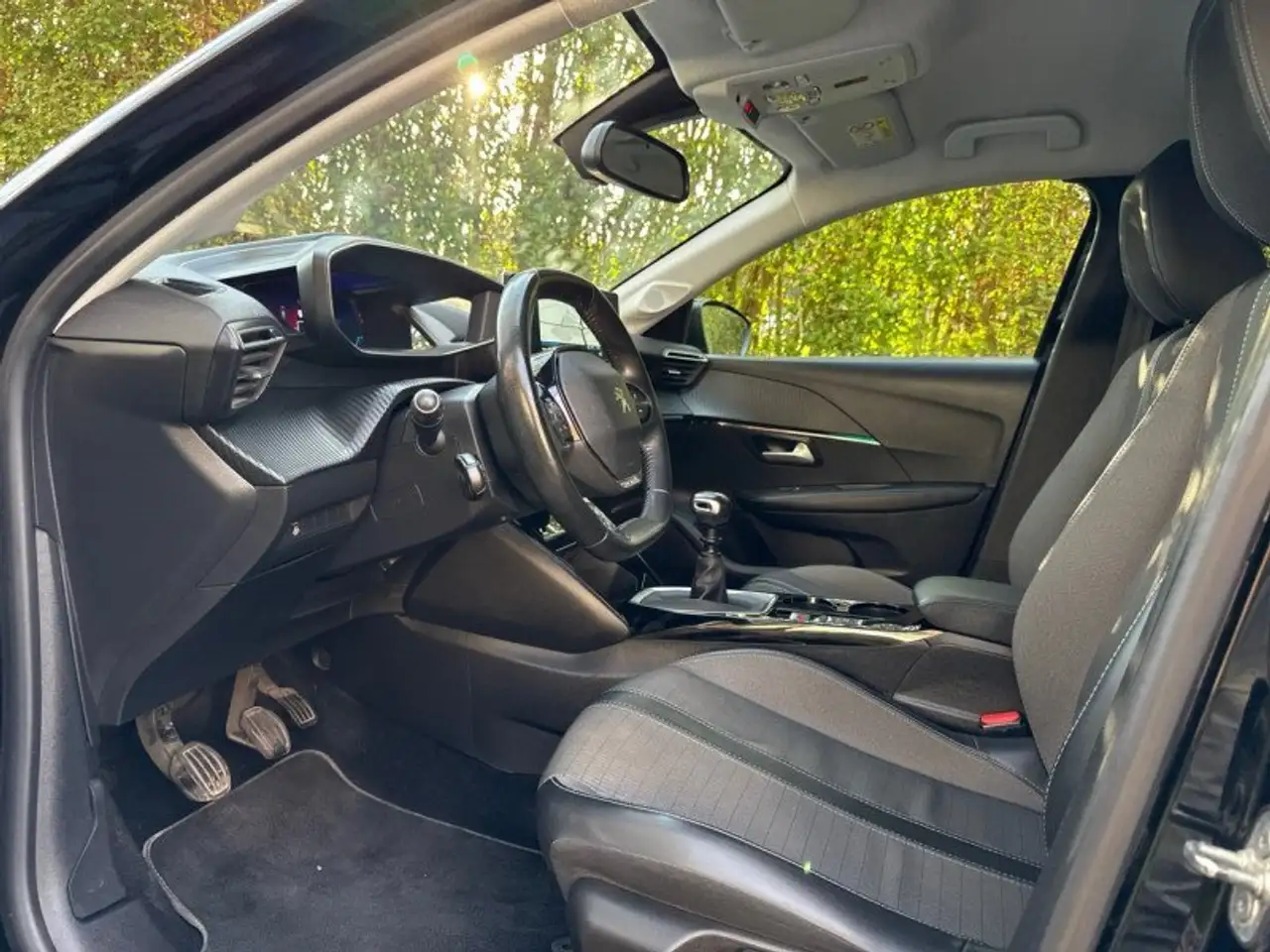 Peugeot 208 208 — photo 13