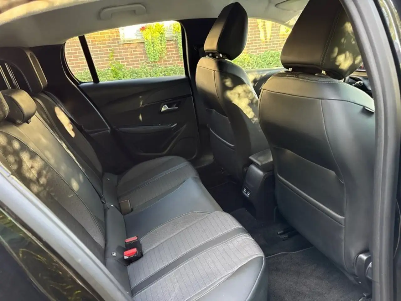 Peugeot 208 208 — photo 20