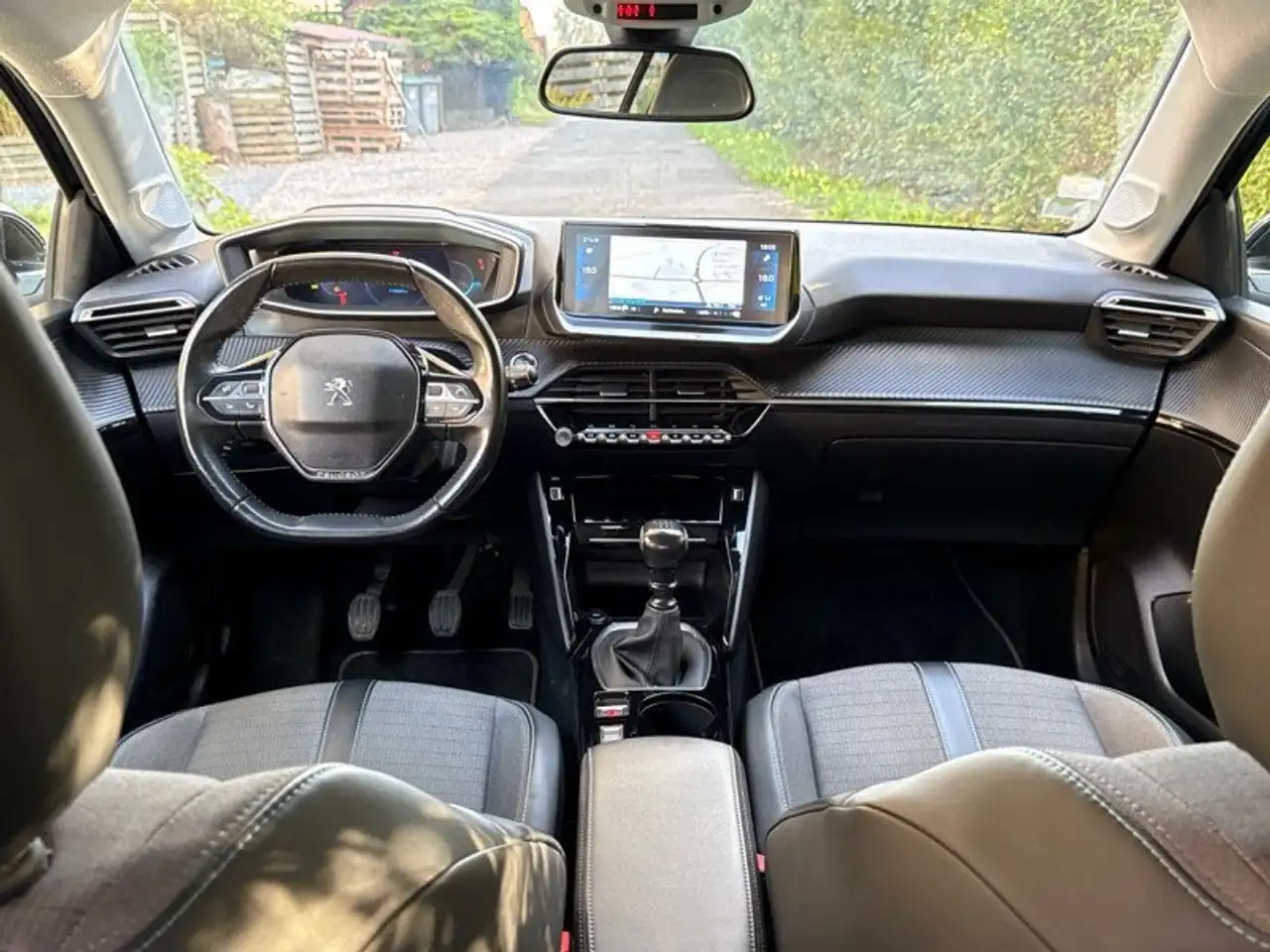 Peugeot 208 208 — photo 12