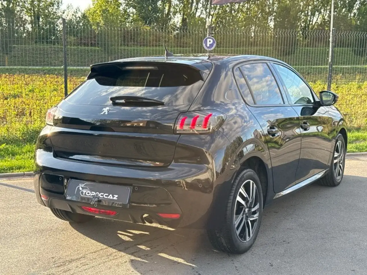 Peugeot 208 208 — photo 3