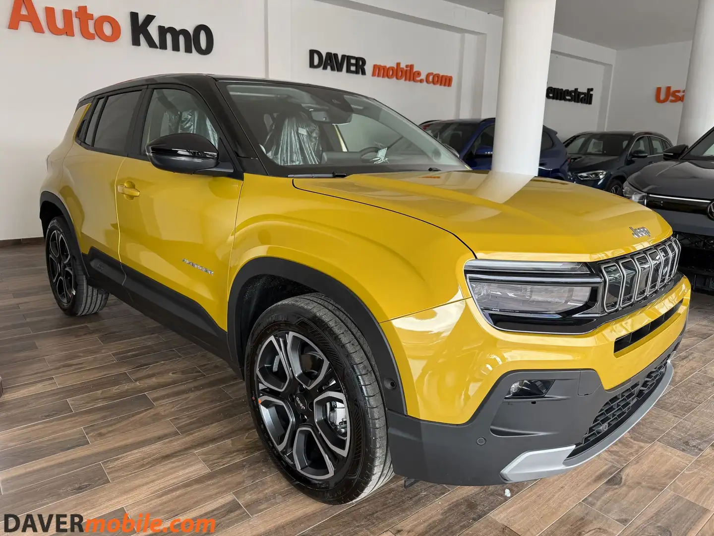 Jeep Avenger 1.2 Turbo MHEV Summit Rosso - 1